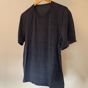 Lululemon T-shirt - Size L - dark blue